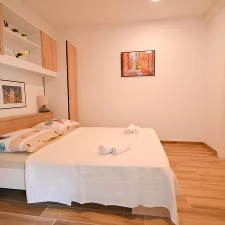 Rozana By Interhome *